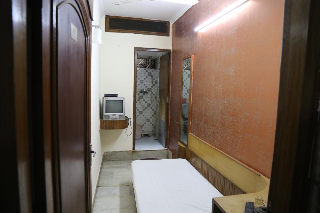Yes Please Guest House Нью-Дели Экстерьер фото