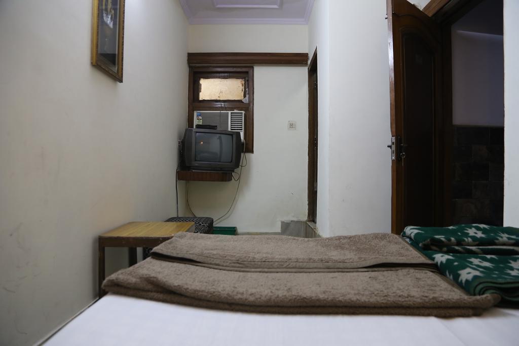 Yes Please Guest House Нью-Дели Экстерьер фото