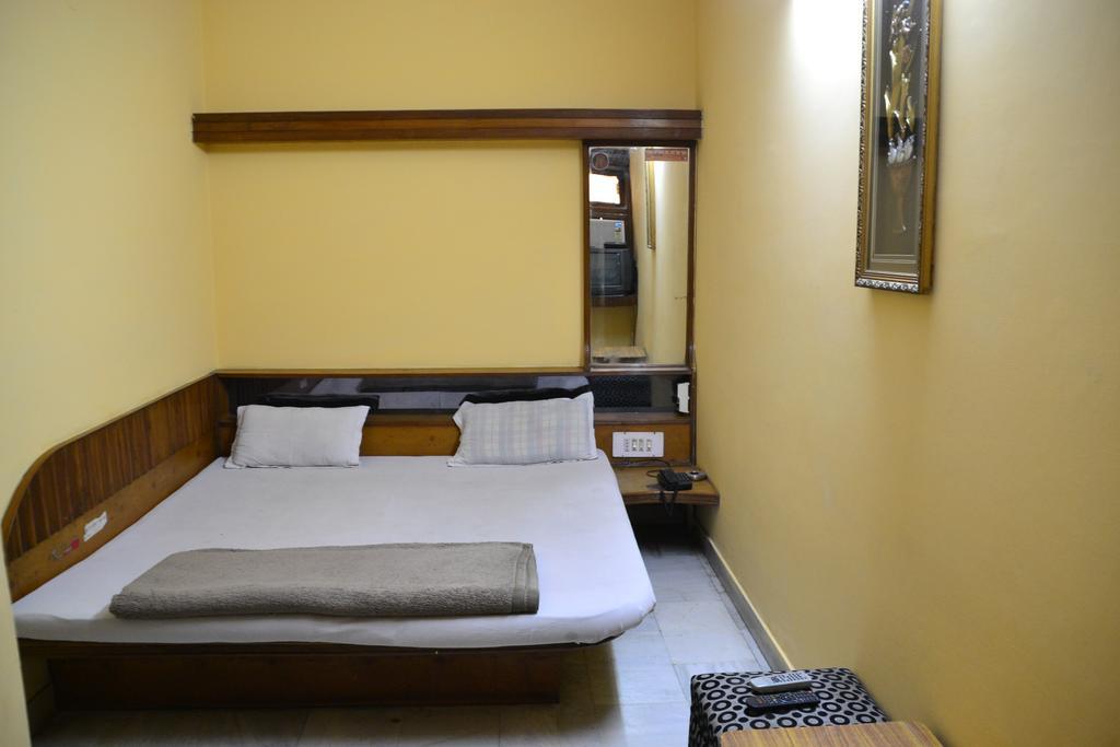 Yes Please Guest House Нью-Дели Номер фото